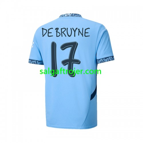 Manchester City UCL Font DE BRUYNE 17 Fodboldtrøjer Hjemmebanesæt 2024/25 Kort ærmer Manchester City UCL Font DE BRUYNE 17 Fodboldtrøjer Hjemmebanesæt 2024/25 Kort ærmer